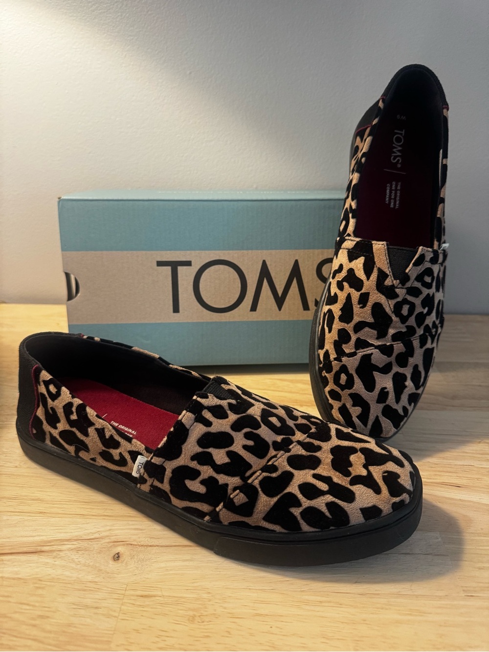 TOMS Leopard Print Slip-On Flats - Black & Tan